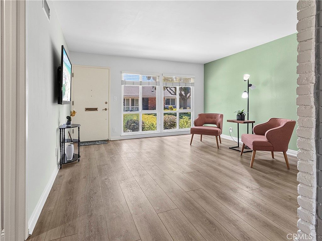 1159 E 1st St, Tustin, CA 92780